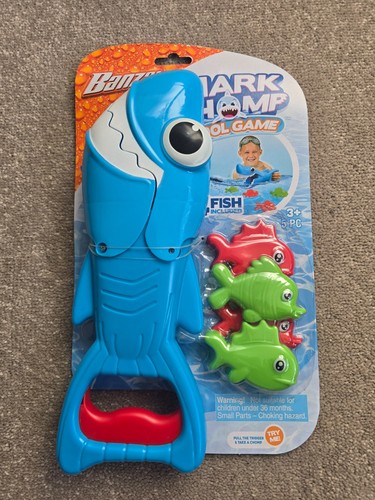 Baby shark chomp pool bath - chomp,