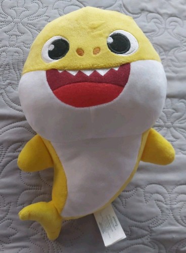 Baby shark singing - baby,