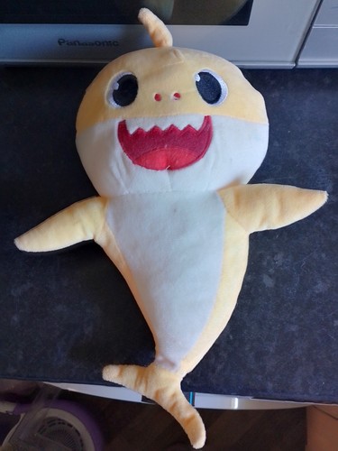 Baby shark singing song cube - singing,